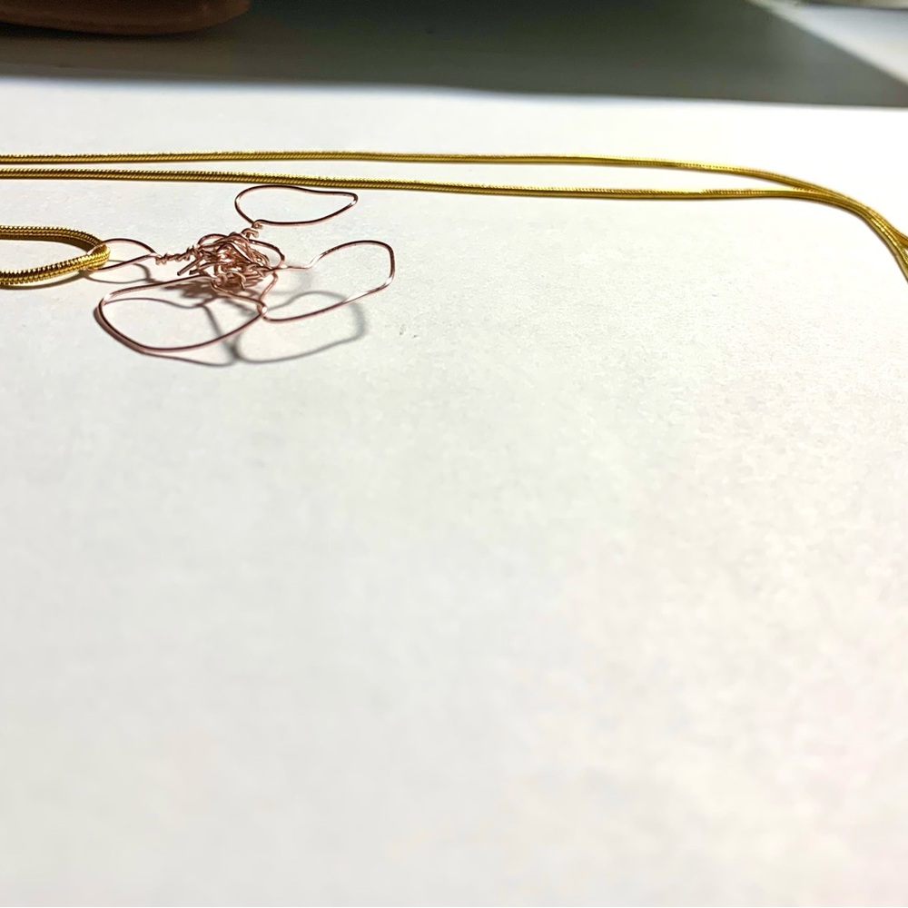 Graceful Blossom: Asymmetric Flower Wired Necklace
